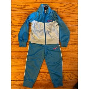 Toddler girls Nike outfit